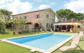 Stunning home in Chateaurenard w/ WiFi, Heated swimming pool and Outdoor swimming pool